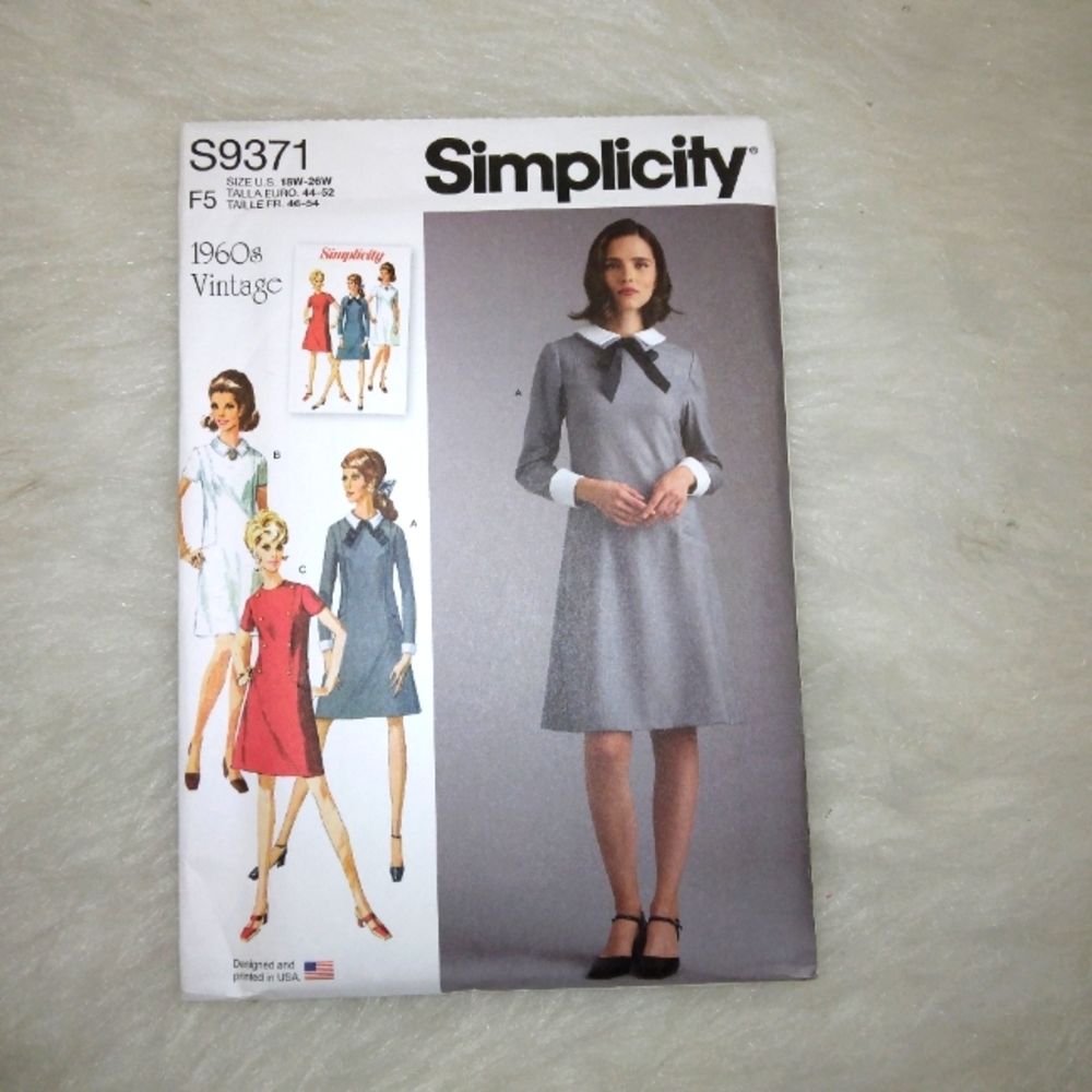 SIMPLICITY S9371 Sz 18W-26W. Vintage 1960s A line dress in variations